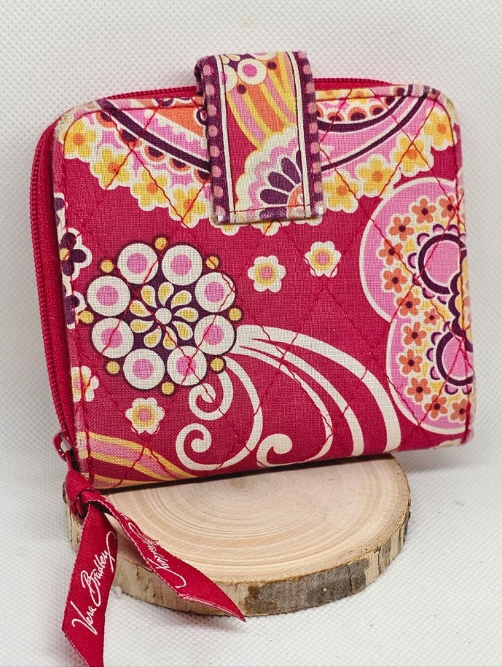 VERA BRADLEY ZIP AROUND WALLET IN RASPBERRY FIZZ